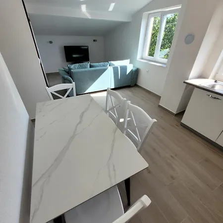Andy Apartment